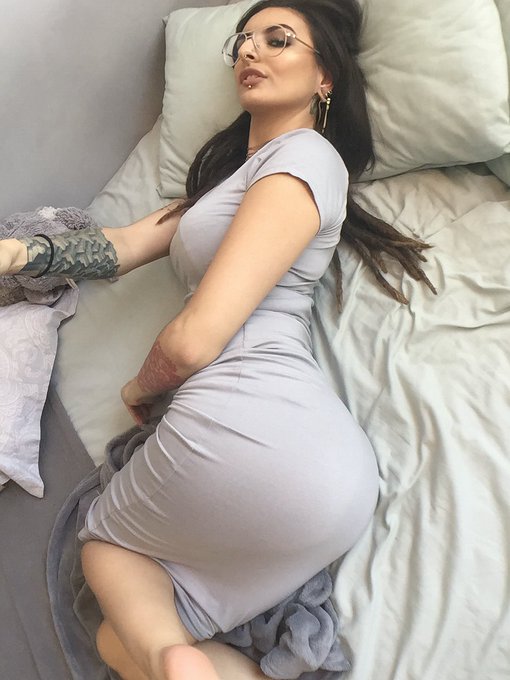 So we gunna talk about my booty in this dress or? https://t.co/cbsGhLm6Ue<a href="/tag/stockings"class="tags"><span>#stockings</span></a><a href="/tag/altporn"class="tags"><span>#altporn</span></a><a href="/tag/amateurporn"class="tags"><span>#amateurporn</span></a>