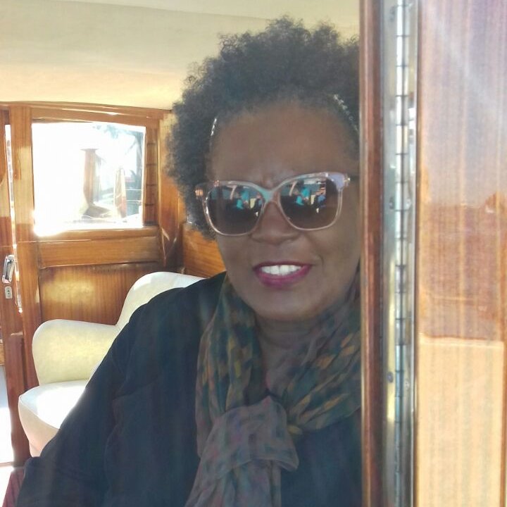 66thand2nd's tweet photo. Poetessa, drammaturga, saggista, accademica, scrittrice pluripremiata.
Diamo il benvenuto in Italia a #ClaudiaRankine :)
#Citizen #SalTo3 https://t.co/C5BB2RlAtZ