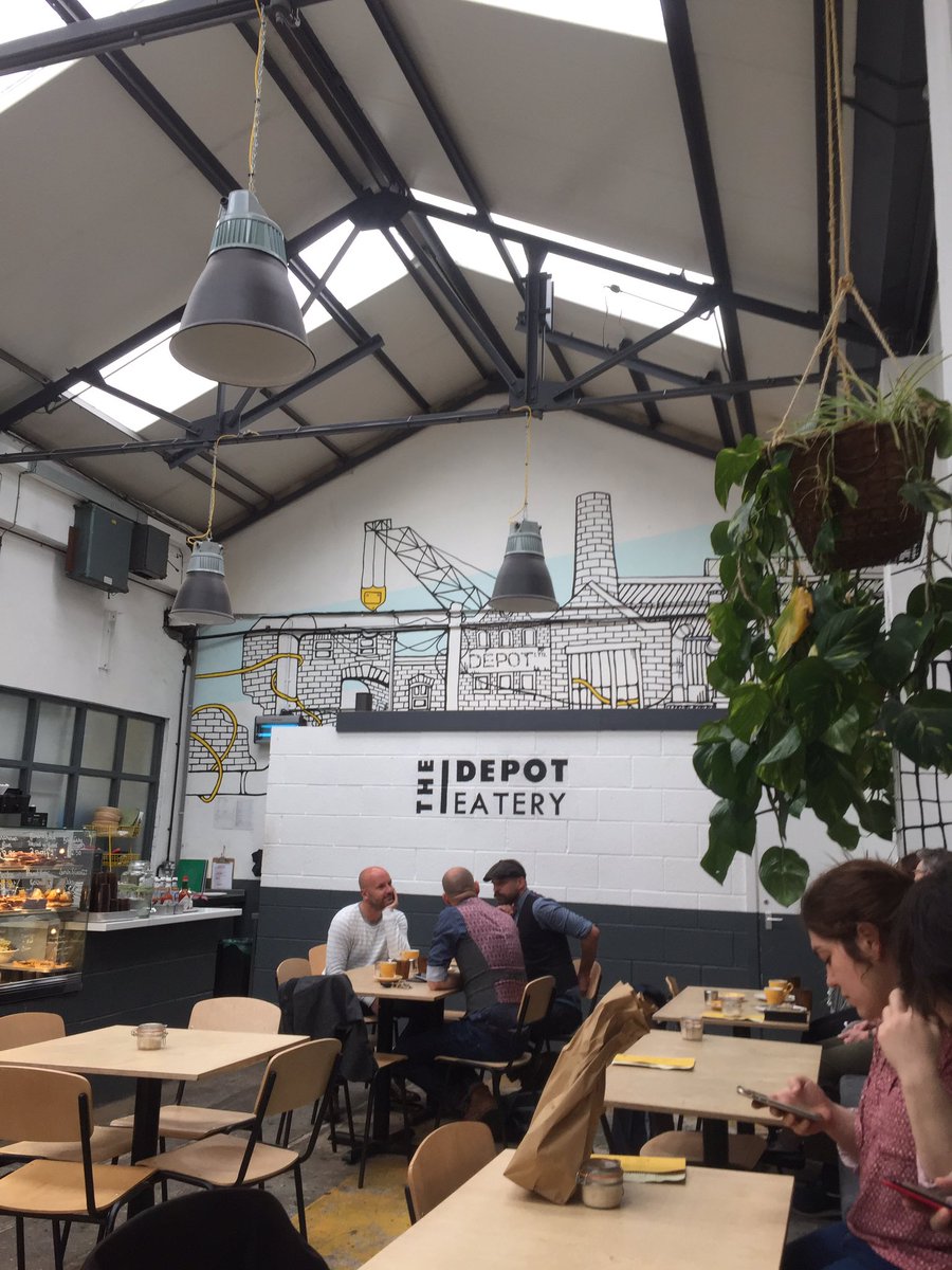 liftthestones's tweet photo. THE place to meet! https://t.co/wZUPM4QOPJ
