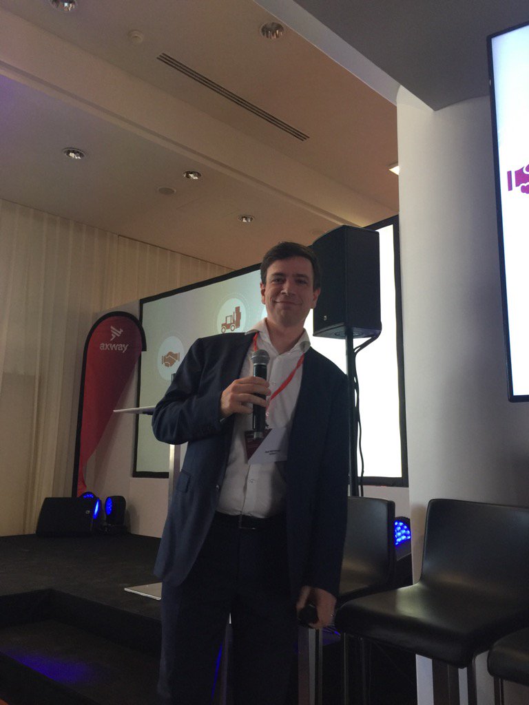 PBARBIER2's tweet photo. #axwayimagine Joël Depernet Evp R&amp;D présente les évolutions de la plateforme axway amplify à la convention Axway https://t.co/UXmBgEWjEs
