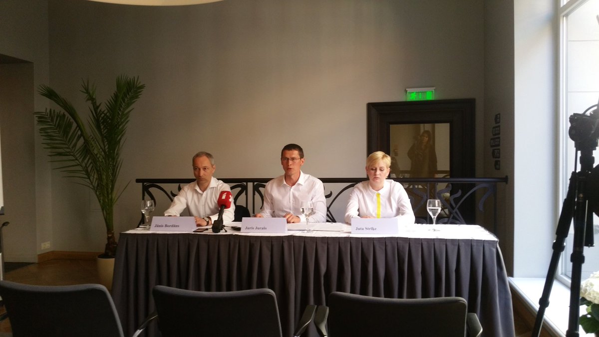 FeldmansLV's tweet image. Jurašs: Pie šī preses konferences galda nesēž neviena cilvēka, kam Kalnmeiers nebūtu draudējis ar kriminālprocesu.