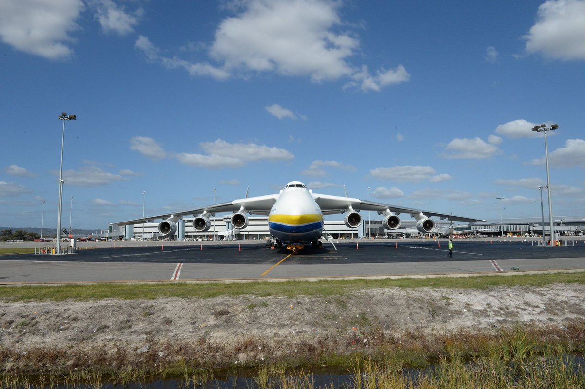 أكبر طائرة في العالم Antonov An-225 Mriya  في مهمة جديدة C_8E85gV0AQA9X_
