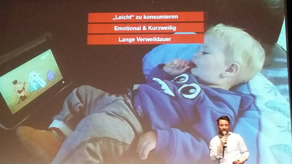 aiCaramba82's tweet photo. Die Vorteile von #Videos von @MatthiasMehner, @Pro7 kinderleicht auf den Punkt gebracht @socialconfmuc https://t.co/5ebx3GWpoV