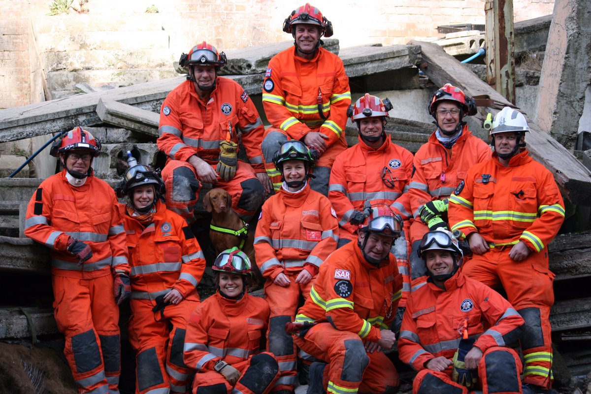 LindsaySielski's tweet photo. Red team 1 still smiling after a busy shift at #Simexseries2017. @UK_ISAR_TEAM https://t.co/ZxcyNyA1G8