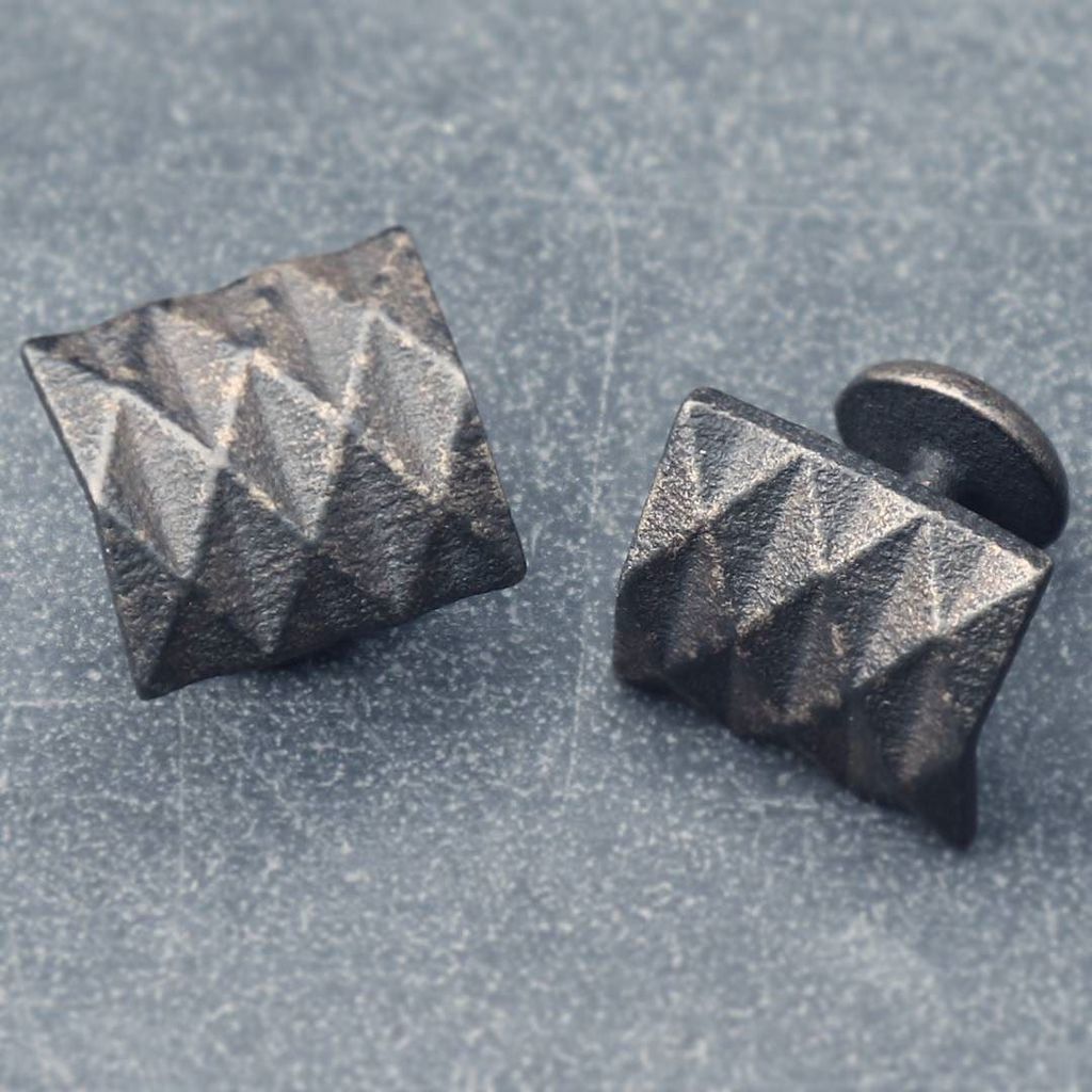 Layrd_Club's tweet image. Inspired by Glasgow's ship building heritage, our Finnieston cufflinks. ift.tt/2rlliKF