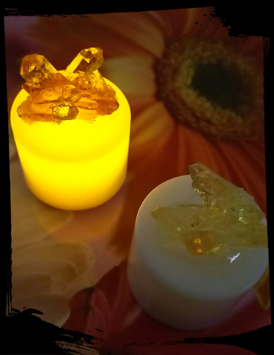 Koujudas's tweet photo. 主に天然石を使用したアクセサリー、鉱石レジンの小物、アクセサリーを作っております。

たまに、絵も描きます。(自称絵描きから、装飾品職人と化してますが………)

とりあえず、何か色々やってますwww https://t.co/aLzOGyd3Qb