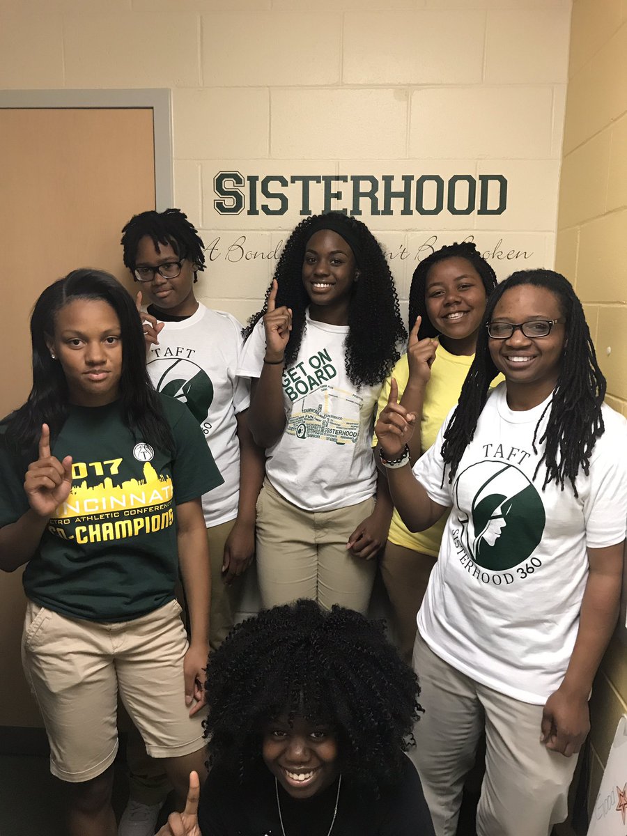 RiseUpMovement's tweet photo. Thank you @tee_maken_moves for joining the #RiseUpMovement! "We rise up for the Sisterhood" https://t.co/62B2dhDOOR