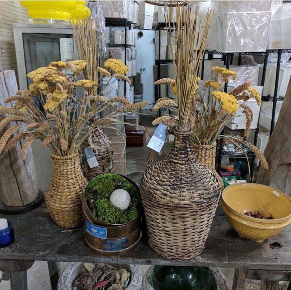 Shades_Finials's tweet photo. #antiqueart #design #antiques #antiqueshop #marburgerfarmantiqueshow #antiquesale #atlanta #atl #design #lampshadesandfinials https://t.co/QFGJbgbFa4