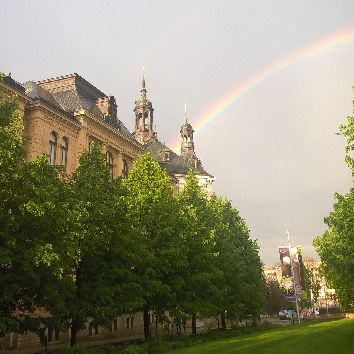 __hej's tweet photo. Double rainbows whenever @BMEeV and @CzechTrade work together! Thanks for a great Sourcing Day Pilsen #bme_global https://t.co/fhif61lo9w