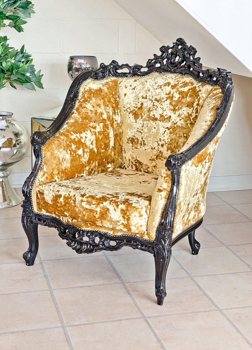 Feblands's tweet image. Stunning crushed velvet gold armchair #meeting #lytham #modernfurniture #stunning #ornatefurniture #blackgloss #armchair #reproduction