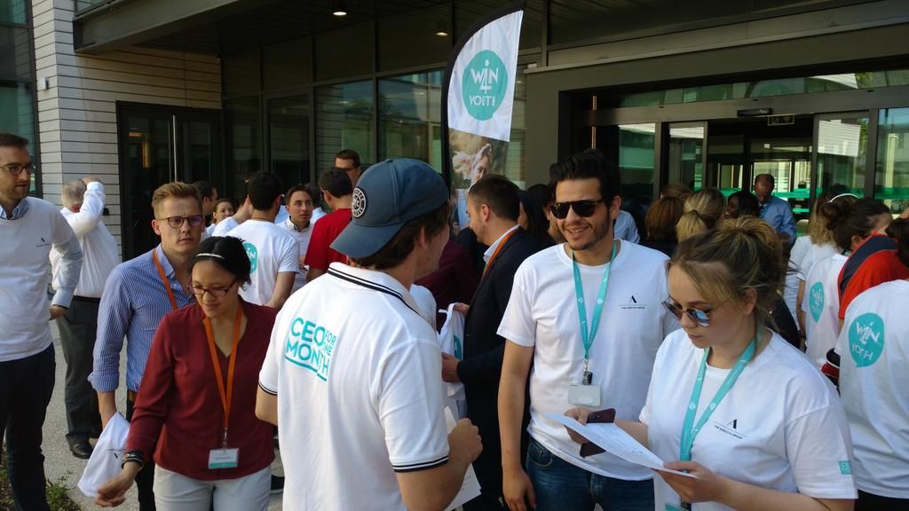 EmelineGauthier's tweet photo. Départ opération #W4Y avec les​ 12 finalistes #CEO1month #Theadeccogroup #springsolutions https://t.co/Mh7Hl7omIW