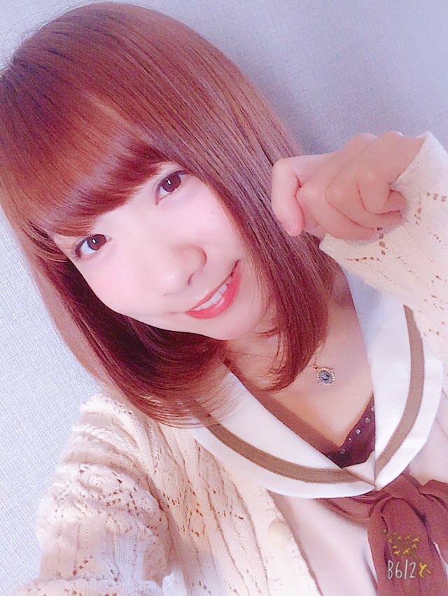 yui_tokiwa's tweet photo. ひ、ひぇえ〜〜
(髪が茶色の時の写真で出そうと思ってて出せてなかったのまだまだあるやんん〜と気付いた時のわたしの叫び声)
なんだかこの写真を見てると牡蠣が食べたくなってくるなあ。
#自撮り #セーラー服 もどき #ancoco #OOTD https://t.co/ke3TaI9Qwp
