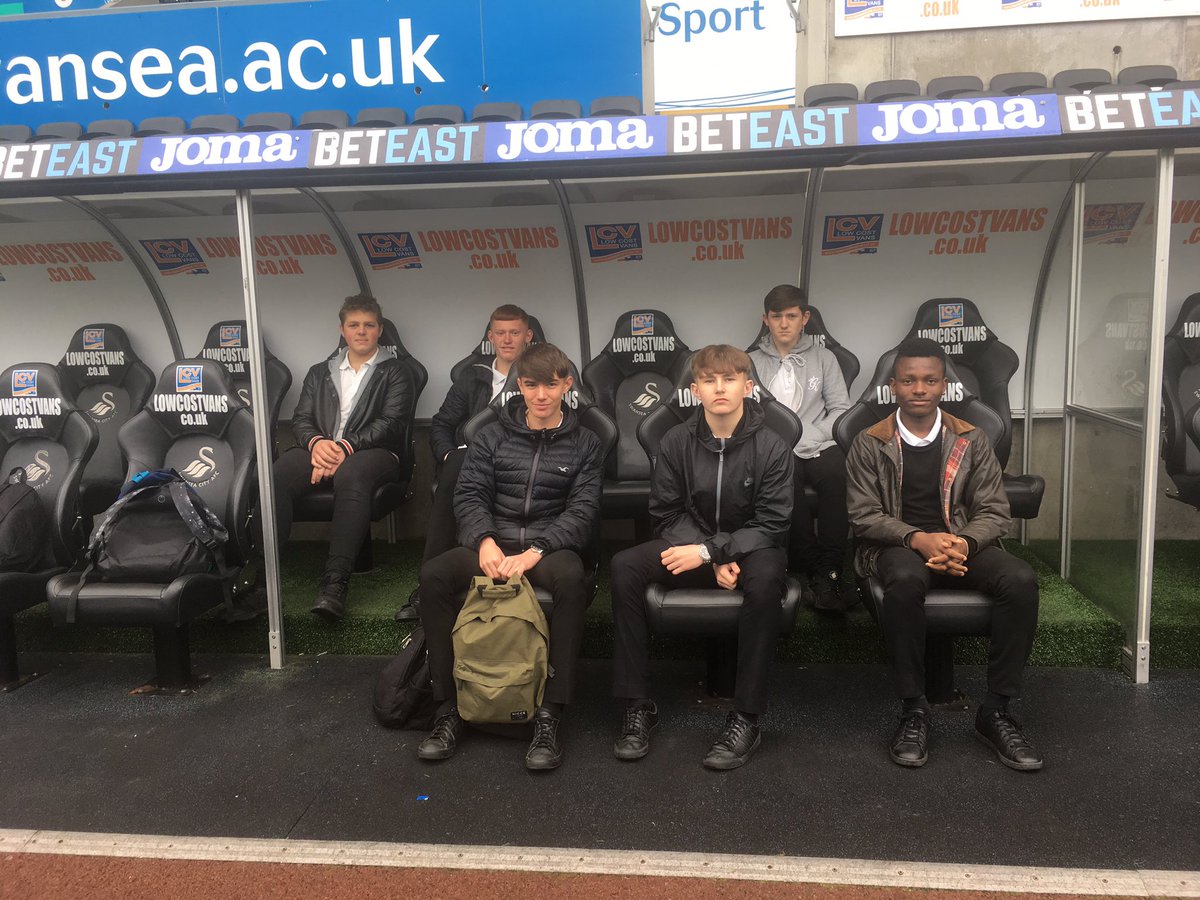 TurtlePromotion's tweet image. @GCSReachWider trip to @LibertyStadium @Pentrehafod winners #englishcomp #boostbeforexams