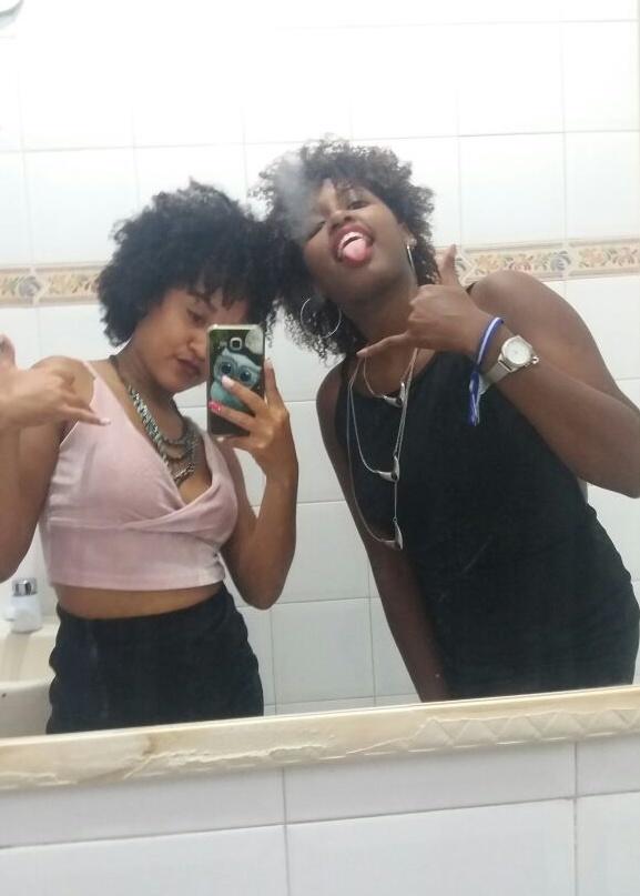 letyicia22's tweet photo. Fala q nós ta mec kkkk te amo sua vagabunda linda 💜 https://t.co/wPDFjErp7X