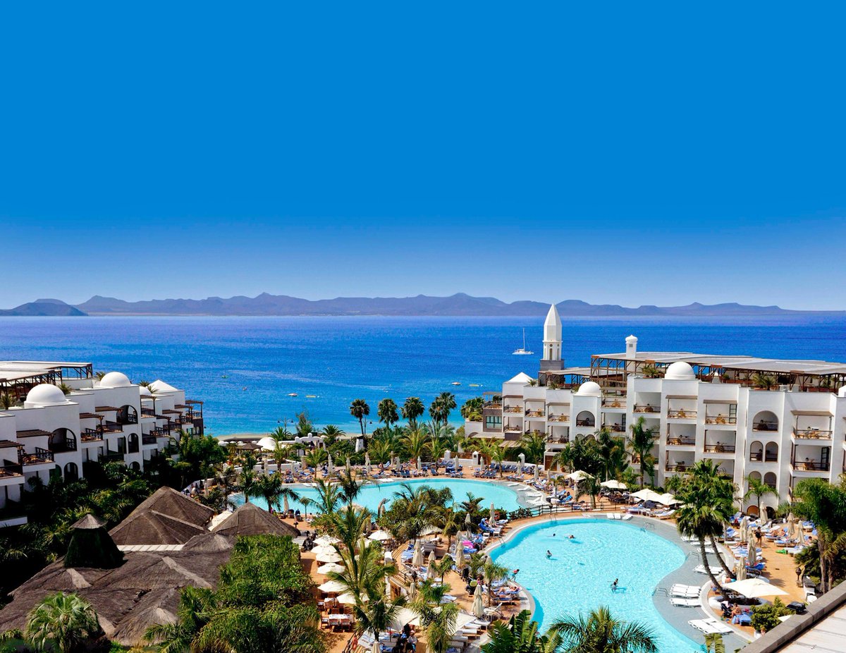 LanzaGuide's tweet image. lanzaroteguide.com/top-5-luxury-h…
Luxurious Lanzarote - take a look at these top 5 luxury hotels in #Lanzarote 😍 #LuxuryTravel #Holiday #vacationtime