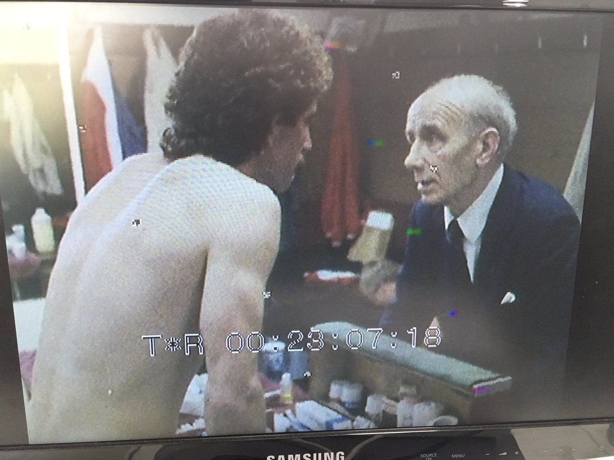 I think that mirror's broken Graeme.