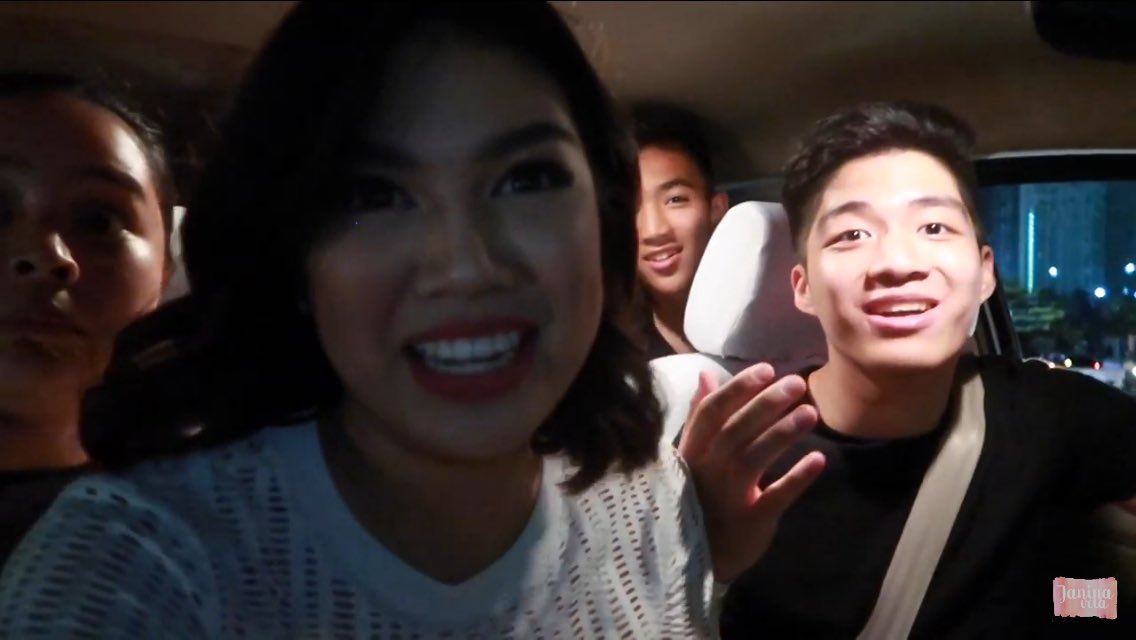 vloggersph's tweet photo. DAVNINA SHIPPERS OUT THERE! How'd you like them? Catch their squad and the AVS in one massive thread NEXT WEEK! 😁 https://t.co/iaALyx87J6