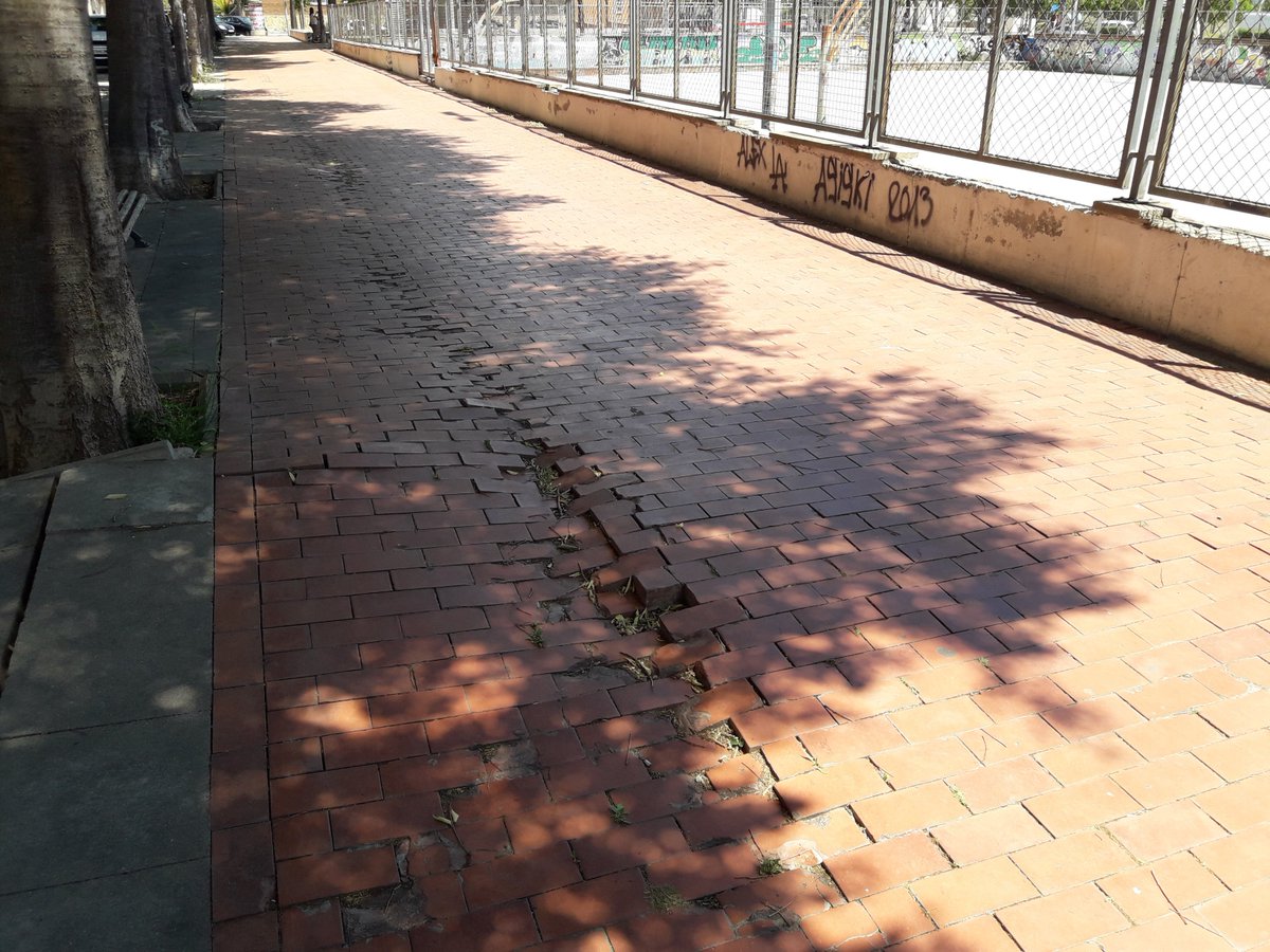 La <a href="/CUP_Mollet/">CUP Mollet 🎗</a> denuncia el mal estat de la pista esportiva de Can Pantiquet i el seu entorn #Mollet