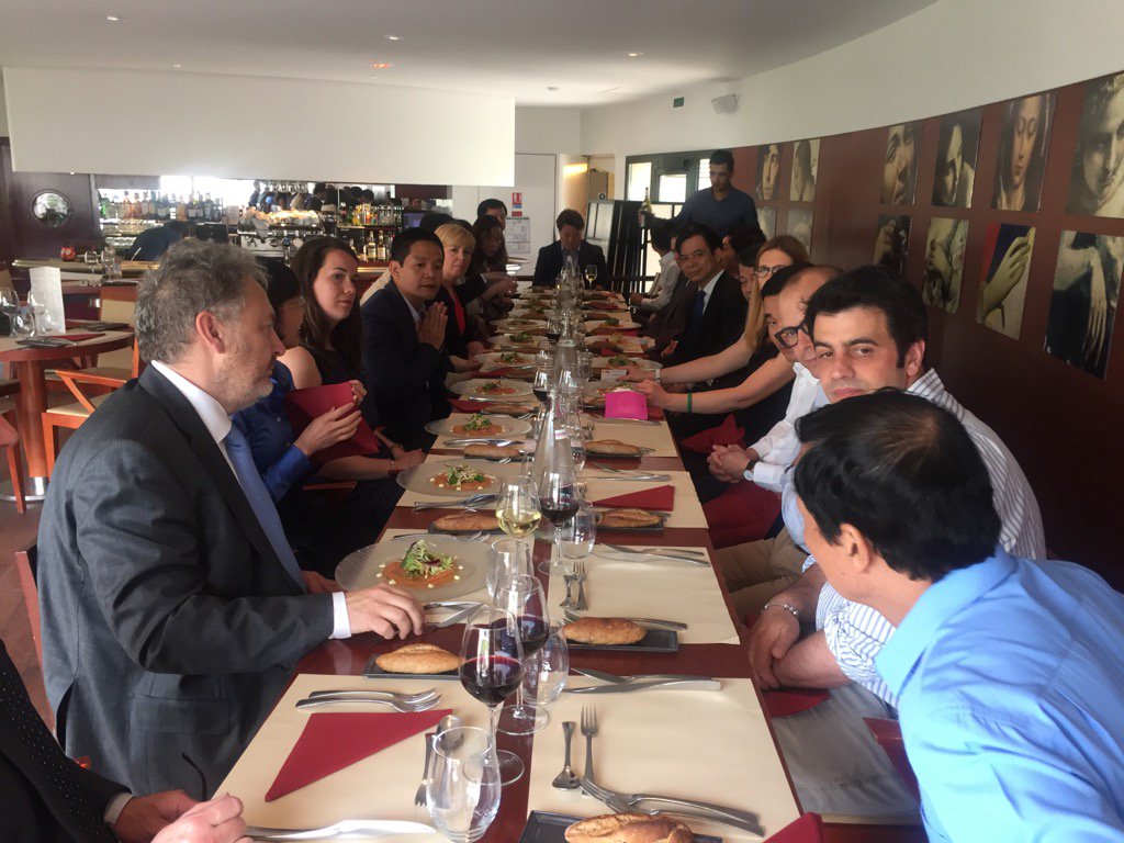 olamirault's tweet photo. Signature d'une convention de partenariat province Phu Tong Vietnam et EM Normandie https://t.co/nWVOZhjuKp