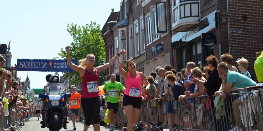 Alles klaar voor komende zondag. Nieuwe start- en kleedlocatie voor Schutz <a href="/HoornMarathon/">Hoorn Marathon - 7 juni 2020</a>. #Hoorn <a href="/Hardloopmaatjes/">Hardloopmaatjes</a> 
onswestfriesland.nl/2017/sport/nie…