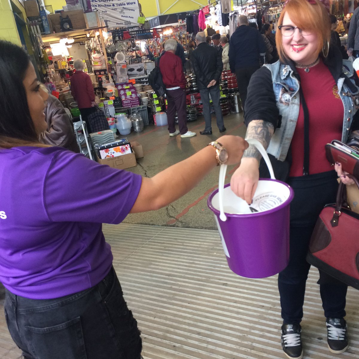 CavellCharity's tweet photo. Fab volunteers from @SecureHealthcar helped us raise £285 at @RagMarket Join in and donate here ---> https://t.co/hEst9hWjuF #HereForNurses https://t.co/y9DwGuY3sa