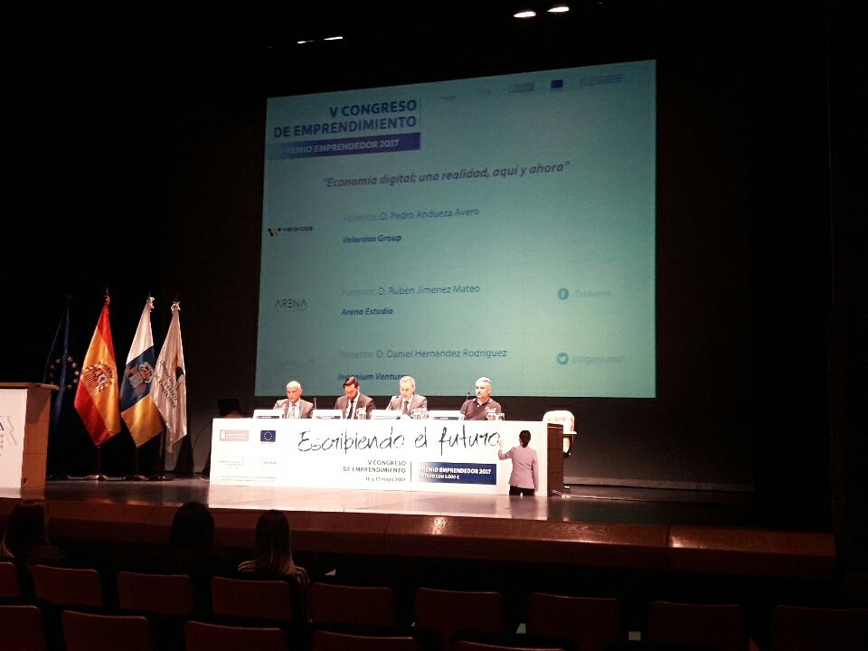 #economiadigital ##VCongresoEmprendimiento <a href="/CamaraGCanaria/">Cámara Gran Canaria</a> <a href="/GranCanariaTur/">Gran Canaria Turismo</a> <a href="/SPEGC/">SPEGC</a> @IncubeGC <a href="/gekalt/">Gerhard Kalt</a> <a href="/DanykKohler/">Daniela Kohler</a> @laautonomica <a href="/activityon/">Julia</a>