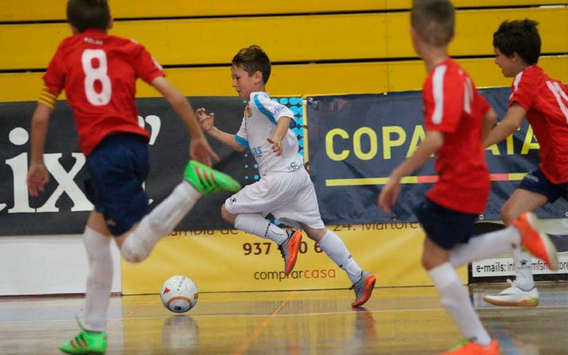 Final Four Benjamí: <a href="/MamutsLesCorts/">A.E. Les Corts-UBAE</a> , <a href="/fsalagarcia/">Industrias Santa Coloma</a> , AEE Vedruna Puigcerdà i el FS Olesa en són els protagonistes! 
ow.ly/80t030bLrFJ