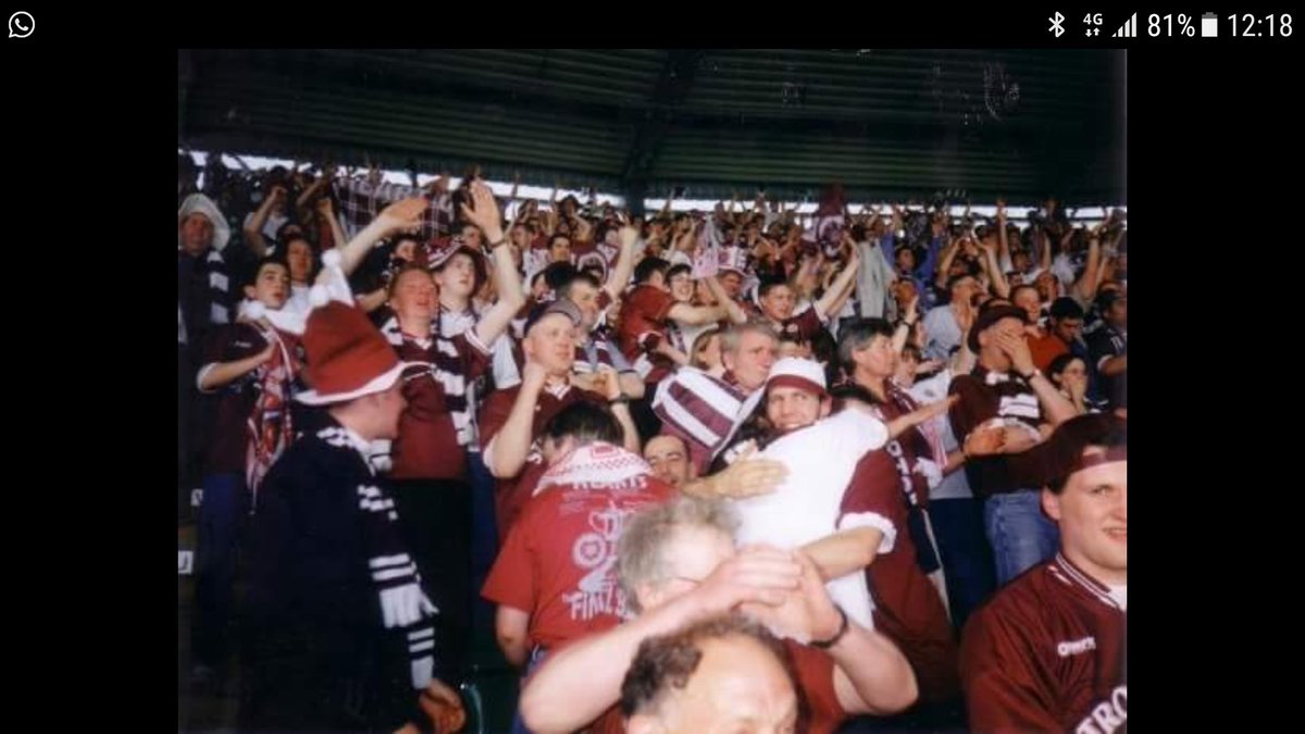 jamtart18's tweet photo. One of my favourite photos from 16 May 1998. Taken seconds after the final whistle #atlastItsHearts https://t.co/RA8xujLtcY