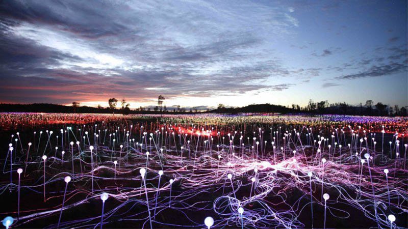 Light up your life at Uluru’s spectacular ‘Field Of Light’ exhibition, now running until 2018. @AusOutbackNT ow.ly/YrVj306Teto