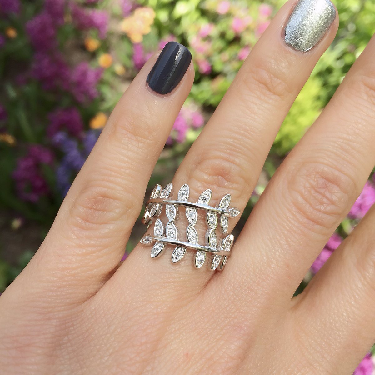 ShopLWN's tweet photo. All wrapped up in sparkling spring style perfection @ShopLWN  #jewelry #Tuesday #mystyle #etsyshop #chicago #shoplwn #tuesdaystyle https://t.co/DemqrnV3CK