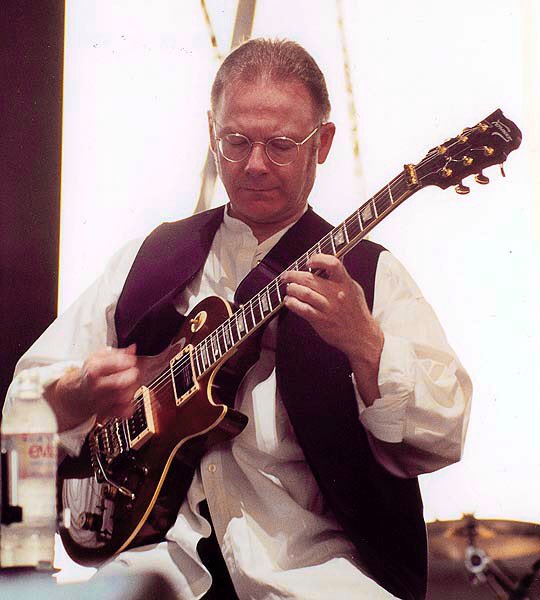 Happy Birthday wishes to Robert Fripp 