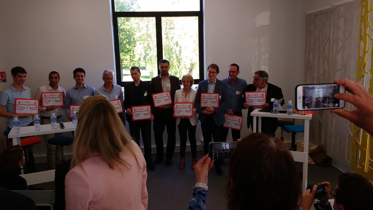 BenedicteIPB's tweet photo. @InstitutPBocuse  @LaFoodTech Remise des trophées aux startups Totem #innovation #alimentaire #foodTech innovation du champ à l'assiette https://t.co/oxFTadIL4A