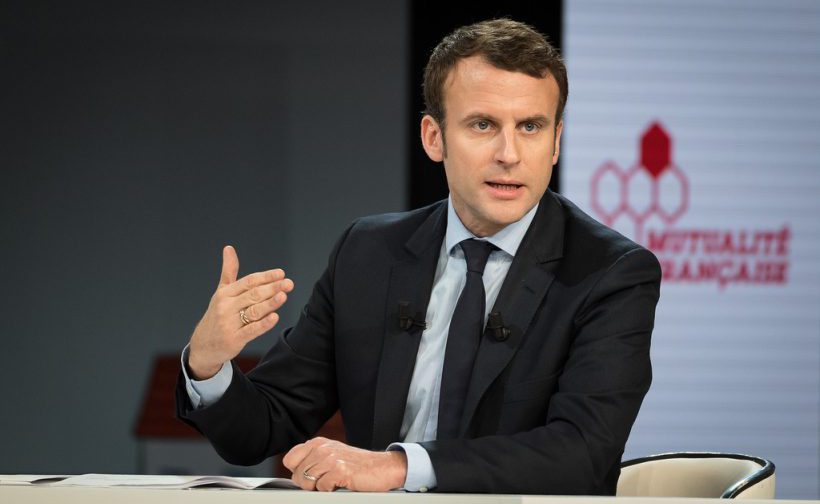 le_gorafi's tweet photo. Emmanuel Macron annonce qu'il gérera lui-même le ministère de l'écologie sur son temps libre https://t.co/ifz7I7mePH https://t.co/5nmZeBJp2z