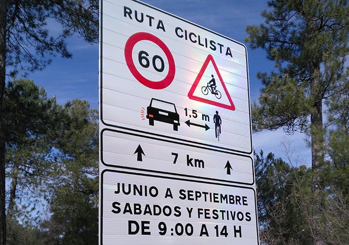 DGTes's tweet photo. Se van a señalizar 49 nuevas rutas seguras para ciclistas que se unen a las 56 existentes ya #PlanSeguridadCiclistas
Comité #SeguridadVial https://t.co/hdUgnCq64O