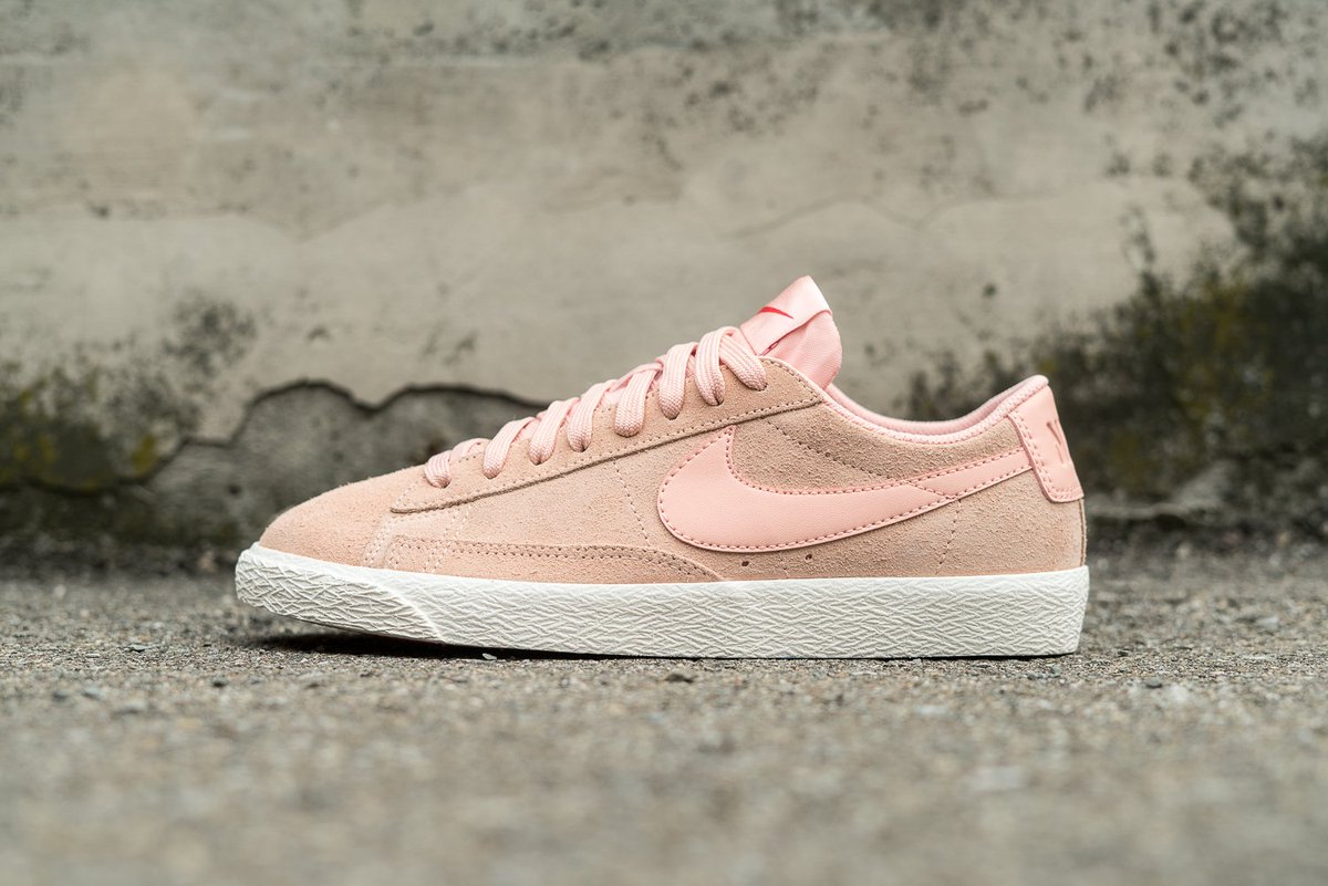 Nike blazer hotsell low arctic orange