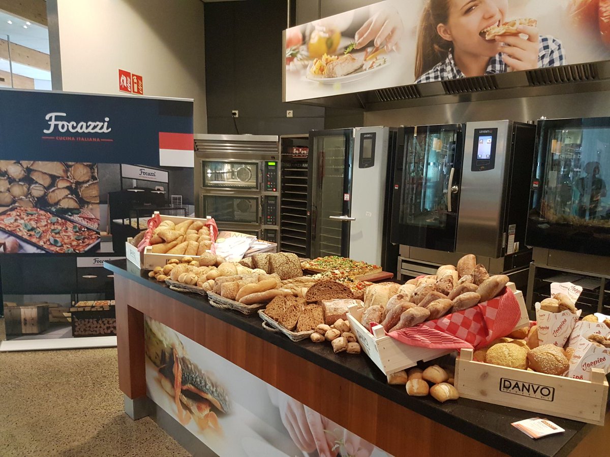 levensmiddleby's tweet image. Nieuw concept van Danvo Bakeries! #Focazzi perfect klaargemaakt in onze #leventiyou ow.ly/sutP30bLxMR