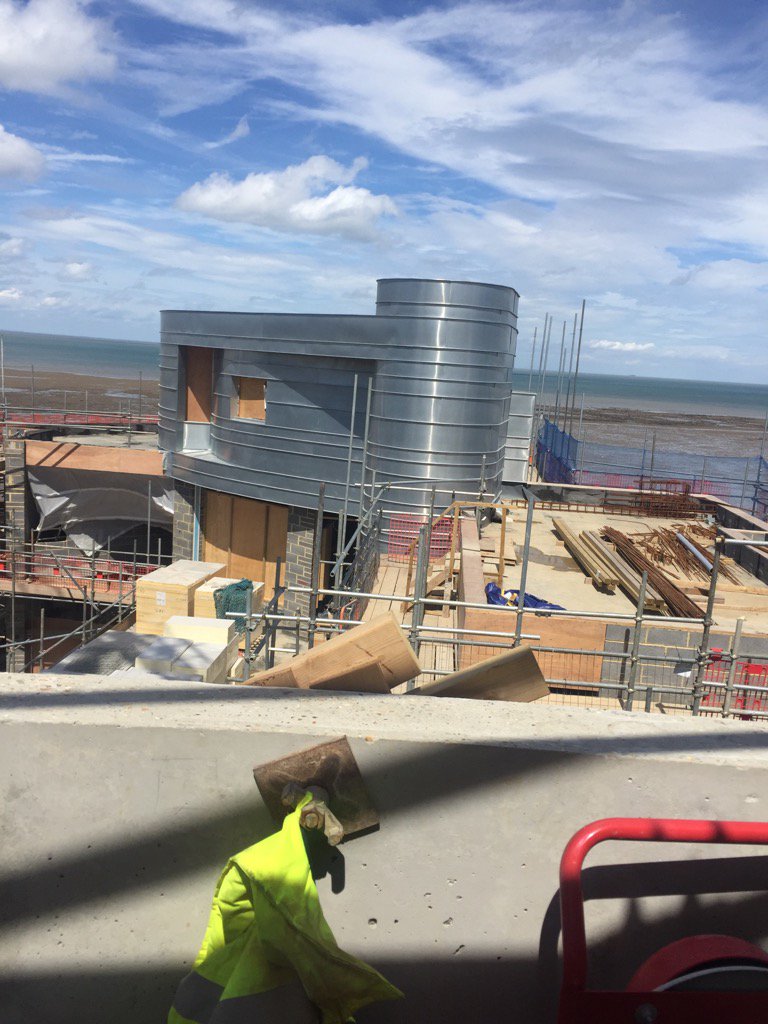 andrew bell tweet media