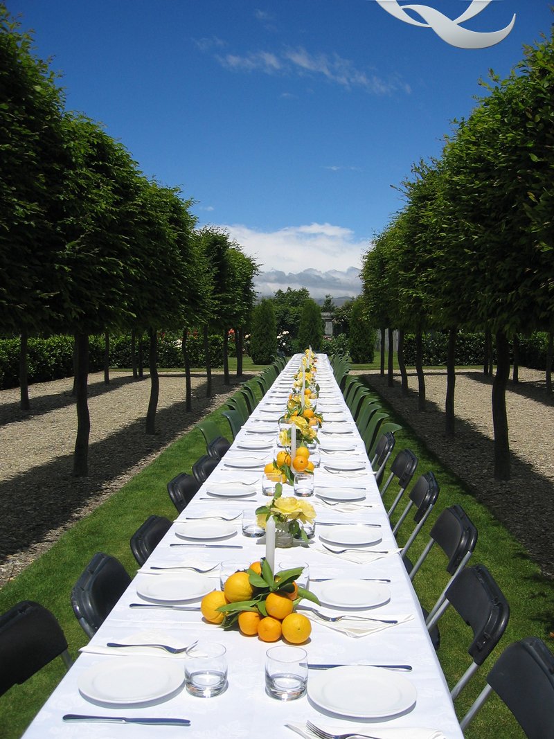 secrethideaways's tweet photo. Is your #weddingday top table getting out of control? Here's a solution https://t.co/7VWE4Ev7Ww #weddings #villaweddings #exclusiveuse https://t.co/iBJgbhc5Q1