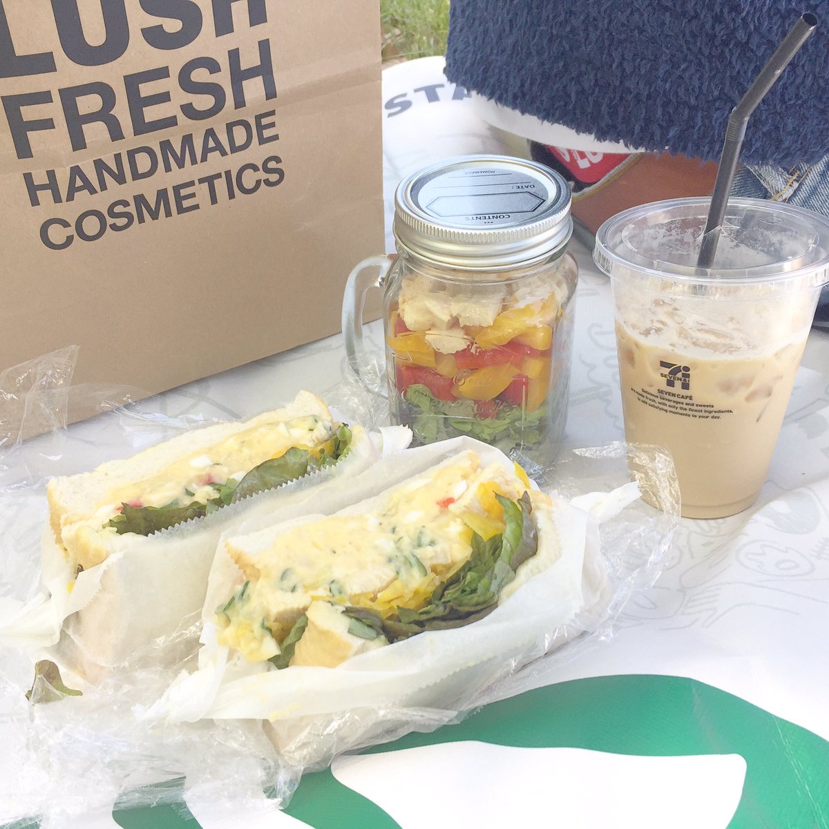 PCJewel_mayuko's tweet photo. 最近ずっと天気良かったからお弁当作ってピクニック🤤💓
楽しかった🤤🤤🍴

5月28日撮影予約受け付けてます🙌🏻
よかったらお願いします🙇💓
#福岡撮影会 #被写体 #ポートレート #photoclubjewel https://t.co/lXZSqixeD8 https://t.co/K8JAt2fTq2