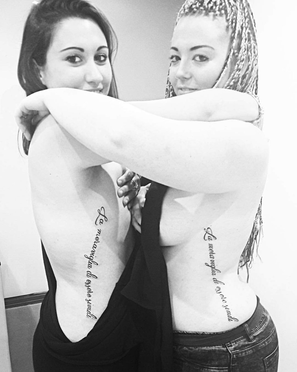 saretta1812's tweet image. La meraviglia di essere simili @LauraPausini #cuggi #simili #TeQuiero #sorrisoni