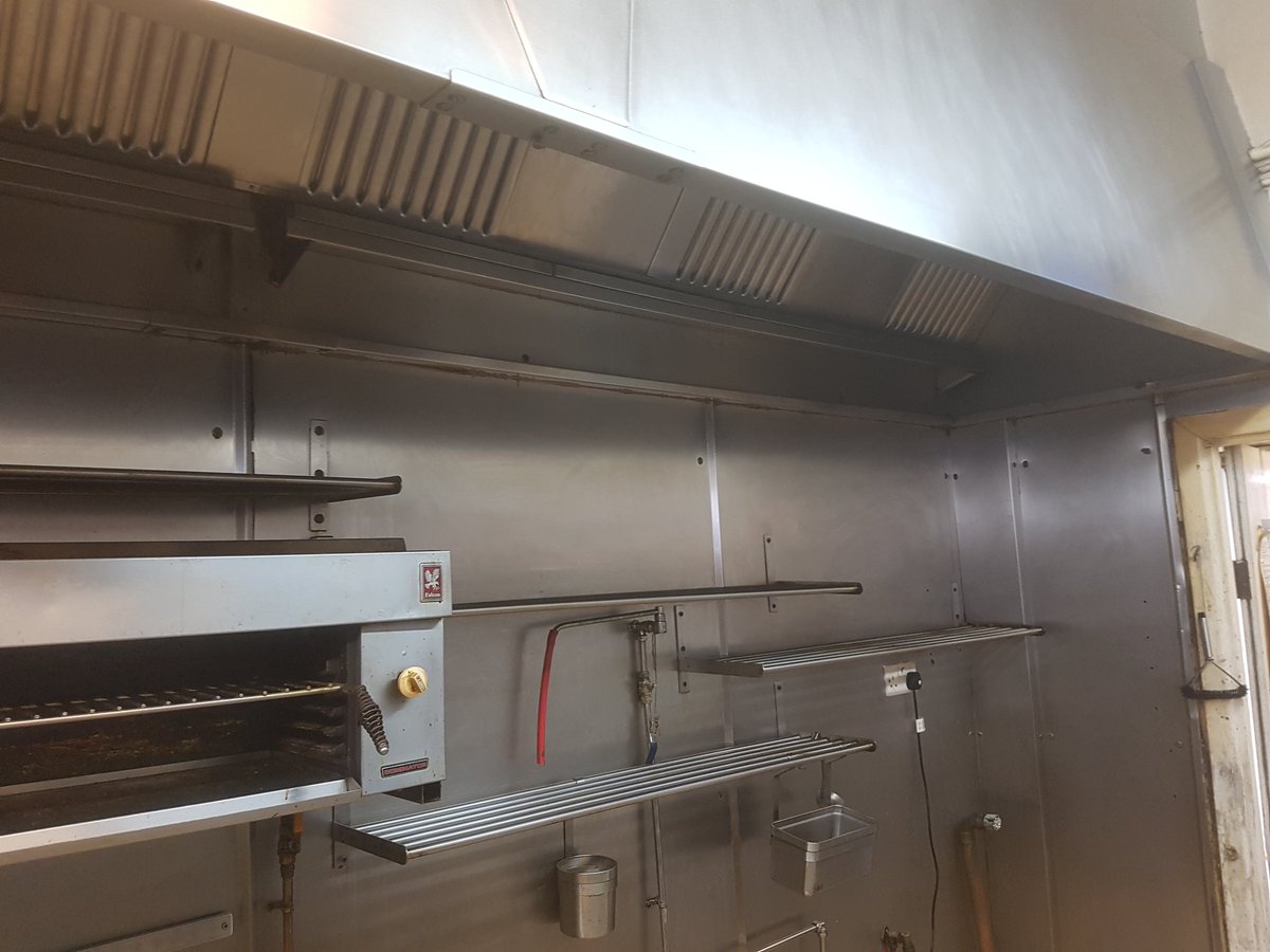Safestarclean's tweet image. Kitchen deep clean at @trattoria51. #deepclean #extractionclean