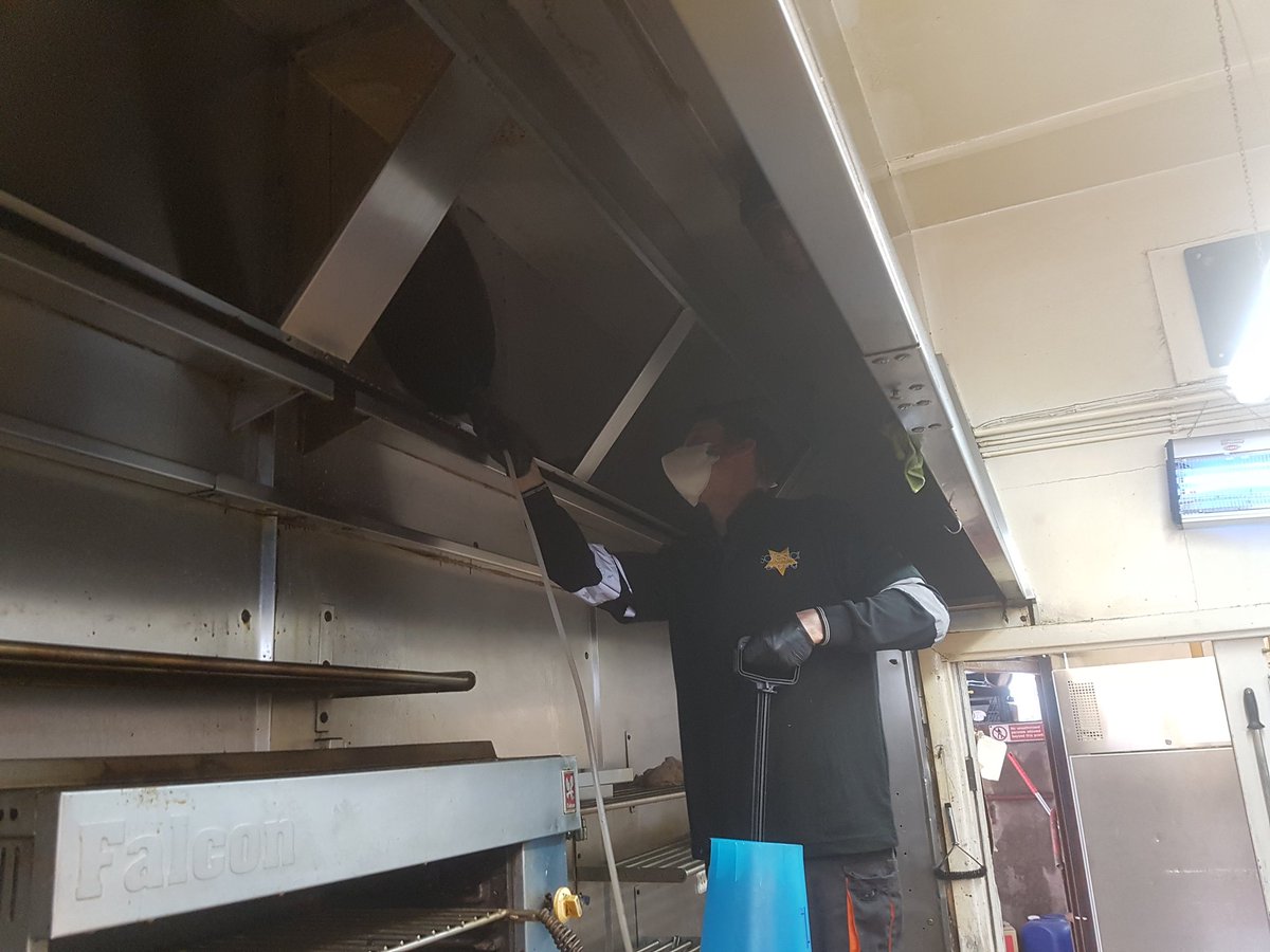 Safestarclean's tweet image. Kitchen deep clean at @trattoria51. #deepclean #extractionclean