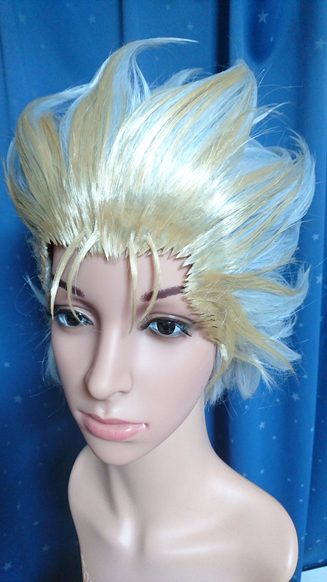 ひでw 生え際の作り方 オールバックウィッグの場合は最前列を切るか寝かしてから貼りますが 普通のウィッグ使う場合は から 僕はいかに工程省いて早く安く作るかを追求してる為 面倒臭がりw 水溶きボンドじゃなく木工用ボンド直使用w 数