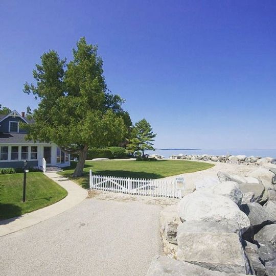 Sun's out, summer is coming! #puremichigan #vacation #travel #petoskey #harborspringsmi