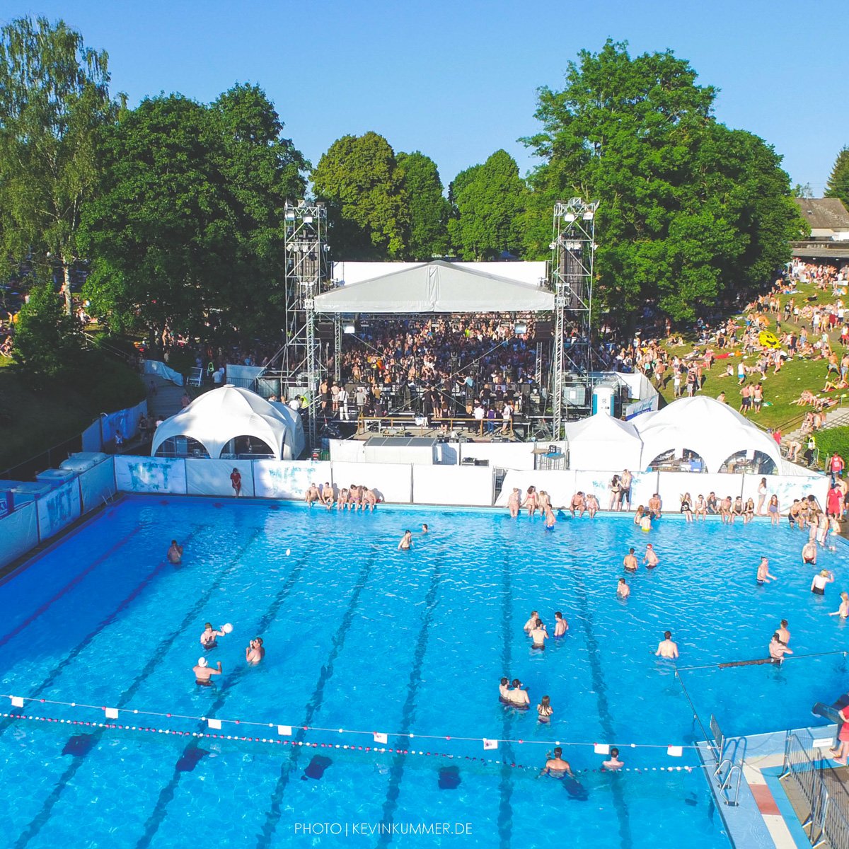 weknowfestivals's tweet image. Take a dip at @wetopenair! Listen to dance veterans Chris Liebing + Dubfire while keeping cool in the pool. Perfect for summer! 29 July, DE.