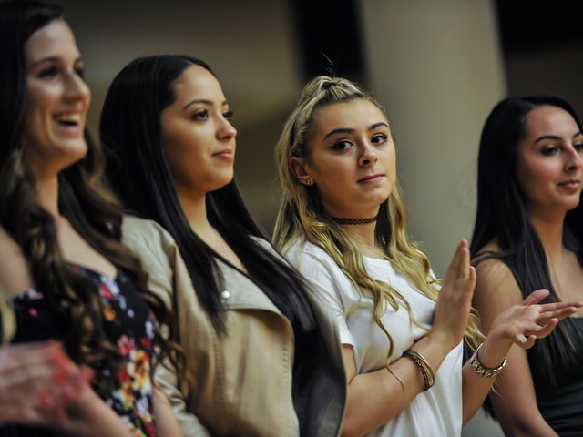 bordenfb4ever's tweet photo. #SnappleBowlXXIV @Pines_Manor Press Conference 2 @cheer_ebhs from @EB_Athletics @gabbymontoya22 @demimassih_ 4👫♿@ChildrensSpecNJ @NJIDnews☝️ https://t.co/jQxRnrqWoc