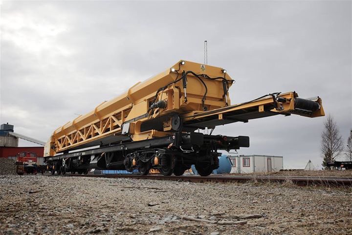 Railcare_'s tweet photo. The new Ballast Feeder System is on its way to the UK! #RailLive 😁 https://t.co/6ueraGoKDa