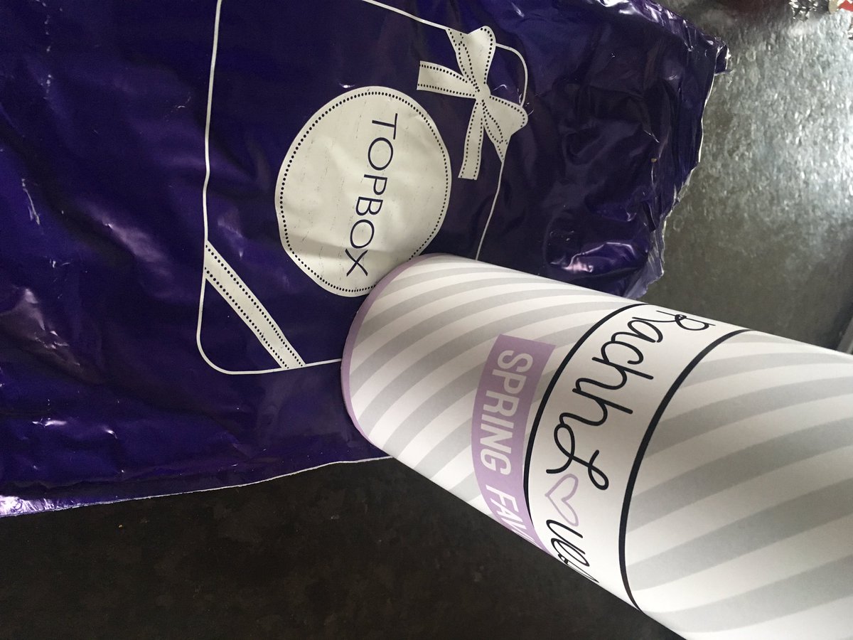 Zelland33's tweet photo. @RachhLoves yay!!! Delivery day #ontariogirl https://t.co/LaglibPr5A