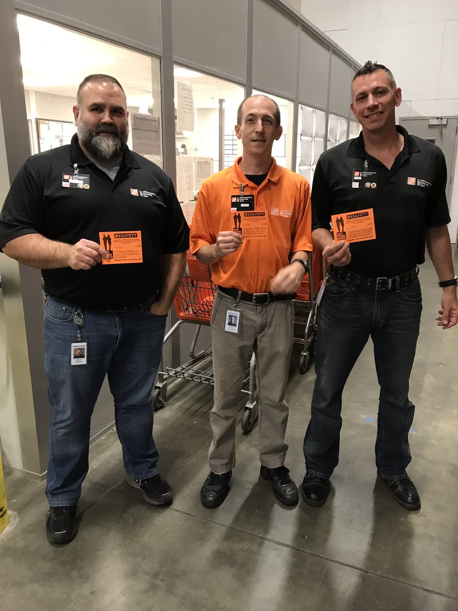 MEA Chris, MET SUP Dave,and MET SUP Liam have got your back! Thanks for practicing safe work habits! <a href="/METGotyourback/">Got Your Back</a> @dpinsonHDIC <a href="/METGaryF/">Gary Furnish</a>