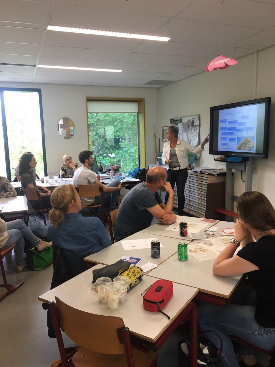 martondepinth's tweet photo. #PROOacademie organiseert INSPIRATIE #onderwijscafé #PROOLeiden Talenteninterview met kinderen + Herkennen en Stimuleren van Talent https://t.co/jhe3aTEOxx